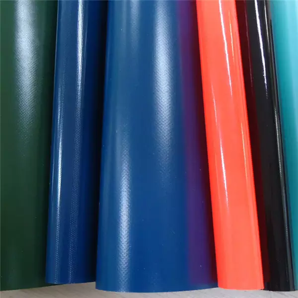  Fabricante de lonas de poliéster resistentes ao ar livre de 16 onças em rolos de material de rolo de lona revestido de PVC super forte para venda