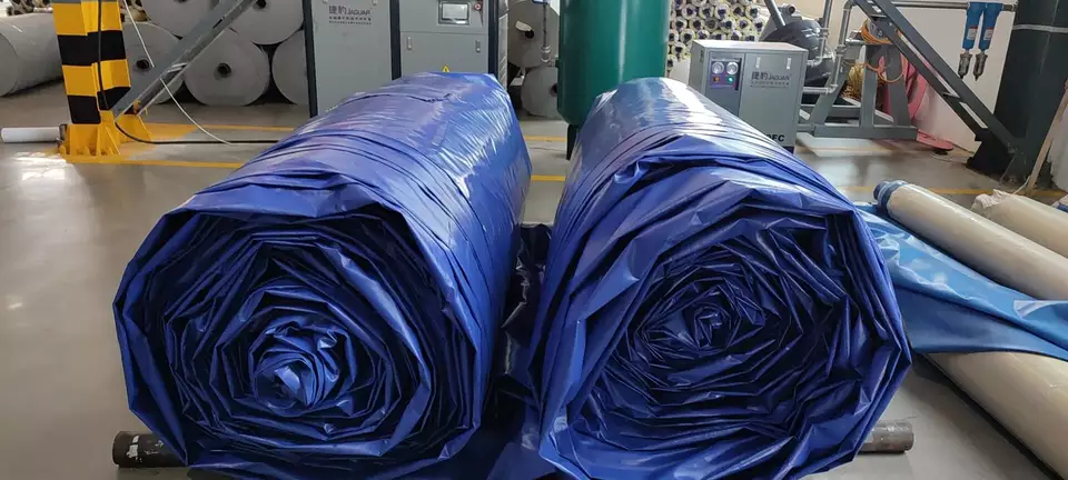Lona de PVC revestida durável da China por atacado, tecido de PVC para cobertura de caminhão e cobertura de trailer 